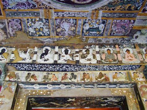 The Ajanta Frescoes - Vividly Illustrating Buddhist Narratives and Masterfully Capturing Expressions!