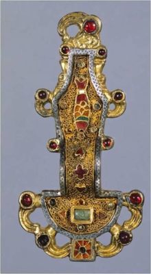 The Fibulae of Nittel: Examining the Intricate Metalwork and Symbolism of 7th-Century Frankish Treasures!